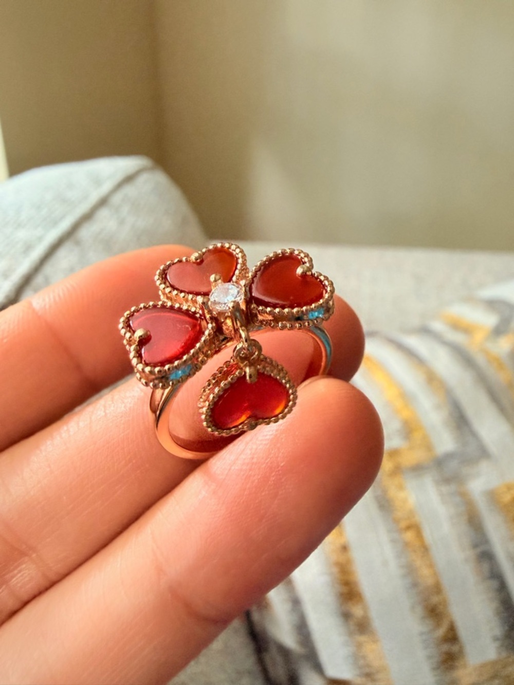Red Clover Heart Pendant Necklace - Picture 8 of 10